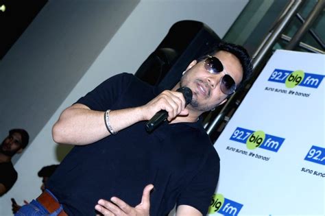 Meet & Greet với Mika Singh: Bão Tình Cảm và Âm Nhạc Ấn Độ Đổ Bộ Vào Việt Nam!